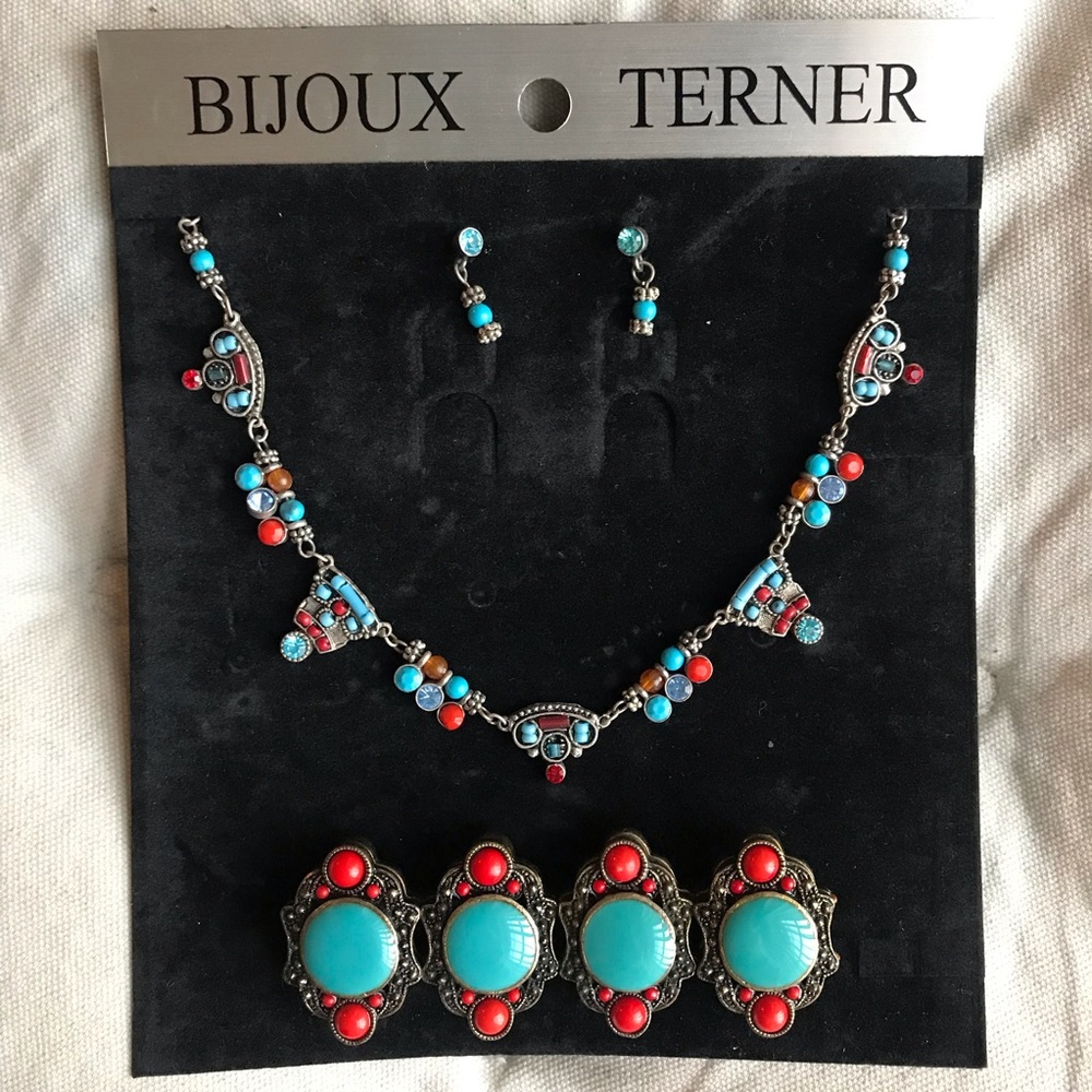 Southwestern style necklace,earrings & bracelet set is new & has never been worn